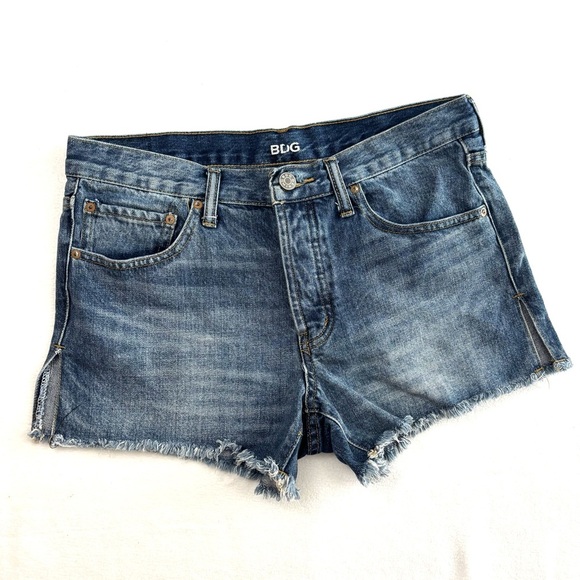 Urban Outfitter BDG ButtonFly Midrise Raw Hem 100% Cotton Breezy Jean Short (27) - Picture 2 of 16